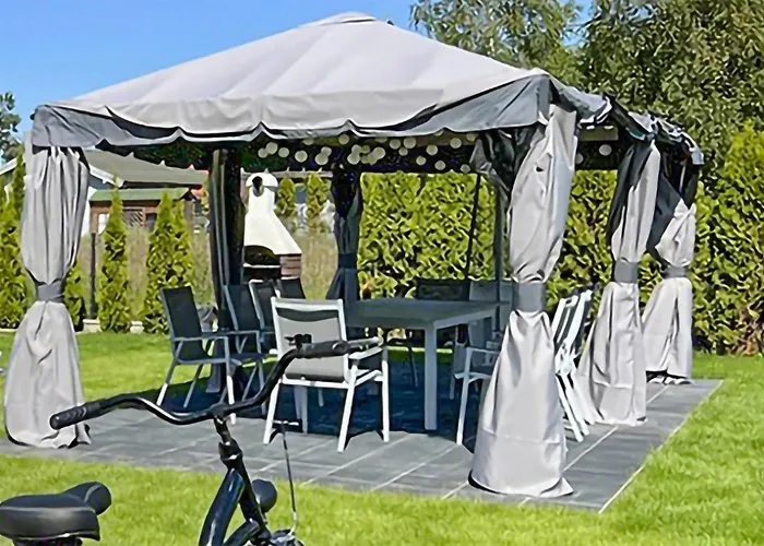 2 Bedroom Gorgeous In Сasa de vacaciones Chłopy